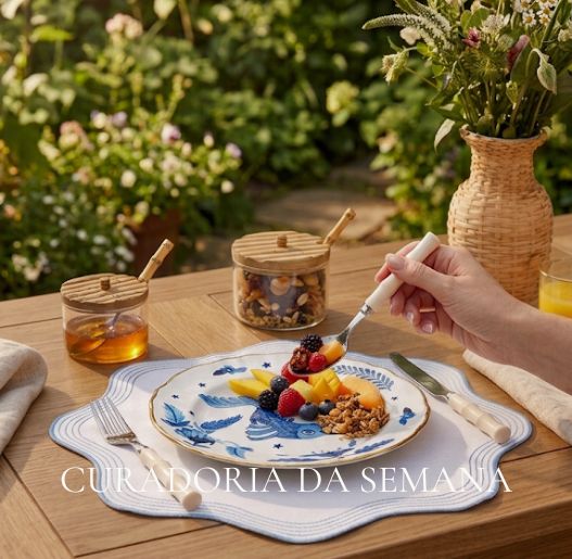 Toda semana, uma nova seleção de peças que despertam nosso olhar.  Entre mesa posta, objetos e detalhes para a casa, reunimos nossas escolhas favoritas para inspirar novas composições, encontros e maneiras de viver a casa.  Descubra a curadoria da semana e encontre aquela peça que pode fazer toda a diferença.